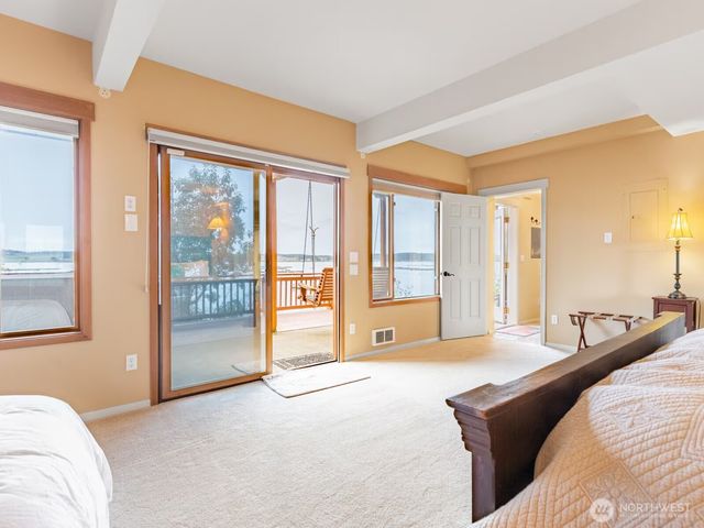 1700 Madrona Way, Coupeville, WA 98239