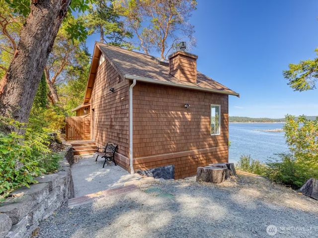 1700 Madrona Way, Coupeville, WA 98239
