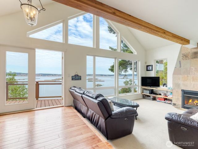1700 Madrona Way, Coupeville, WA 98239