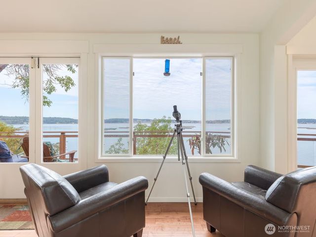1700 Madrona Way, Coupeville, WA 98239
