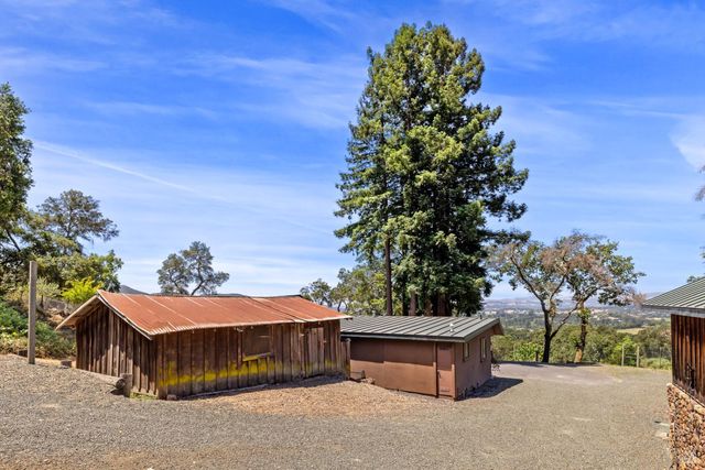 5370 Country Ln, Napa, CA 94558