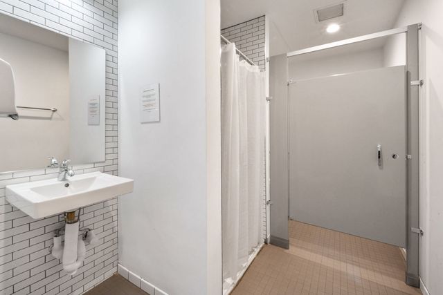 965 W 18th Street, Chicago, IL 60608