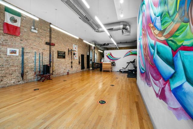 965 W 18th Street, Chicago, IL 60608