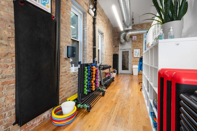 965 W 18th Street, Chicago, IL 60608