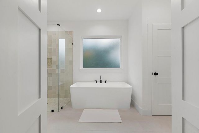 130 Crazy Horse Drive, Brookeland, TX 75931