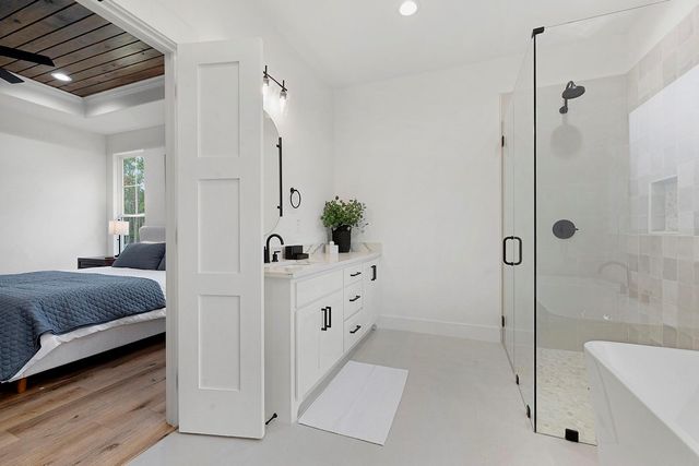 130 Crazy Horse Drive, Brookeland, TX 75931