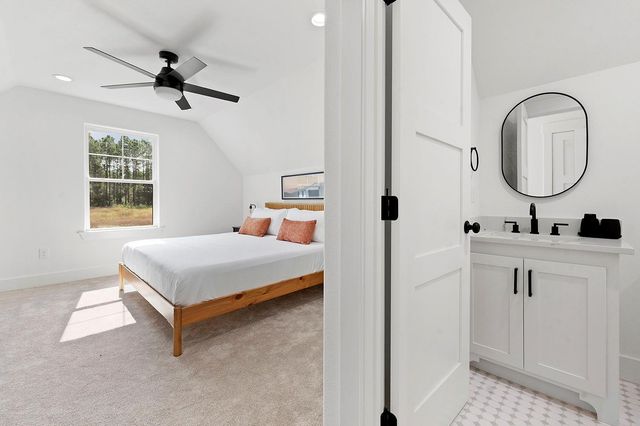 130 Crazy Horse Drive, Brookeland, TX 75931