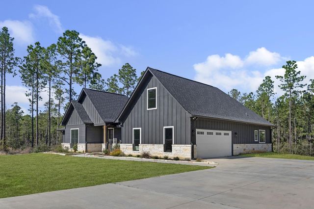 130 Crazy Horse Drive, Brookeland, TX 75931