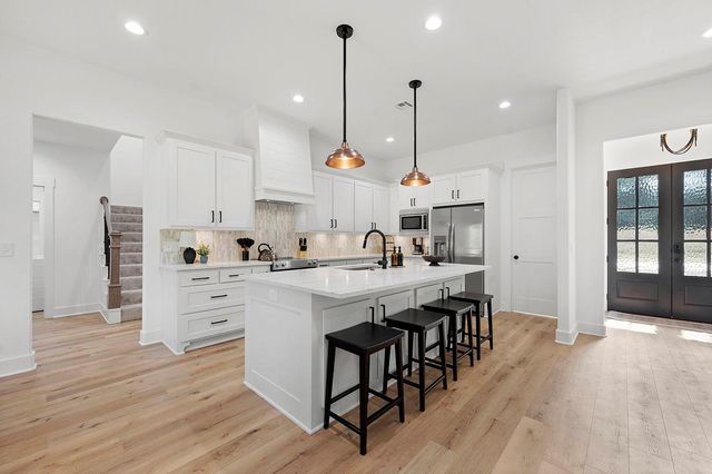 130 Crazy Horse Drive, Brookeland, TX 75931