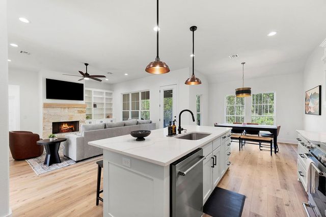 130 Crazy Horse Drive, Brookeland, TX 75931