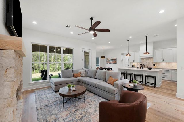 130 Crazy Horse Drive, Brookeland, TX 75931