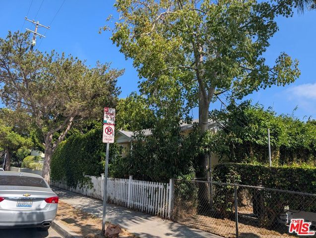 2832 Exposition Boulevard, Santa Monica, CA 90404