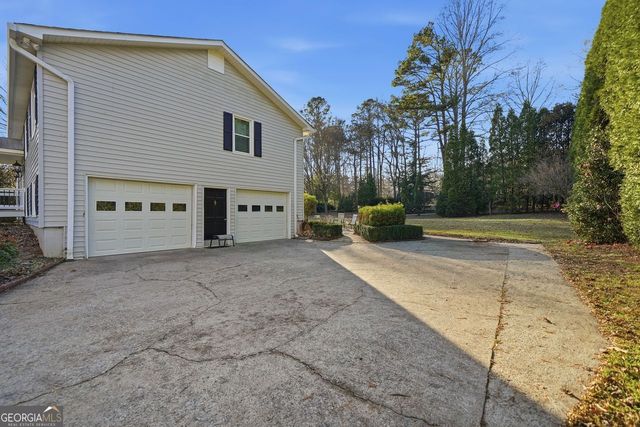 106 Village Court, Woodstock, GA 30188