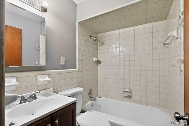 14 Forest Home Court, St Louis, MO 63137