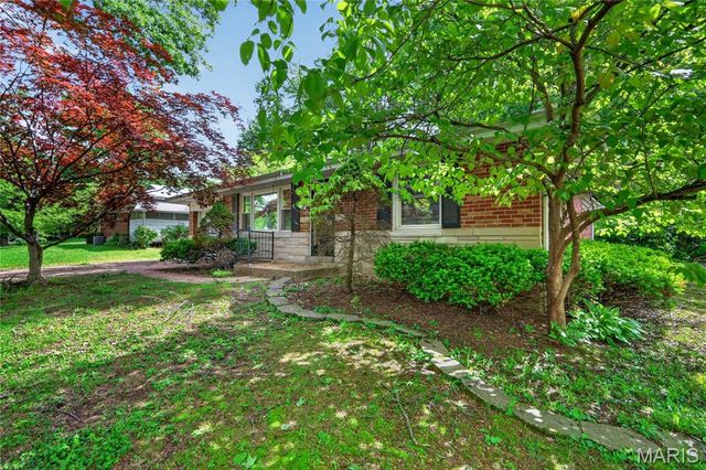 14 Forest Home Court, St Louis, MO 63137