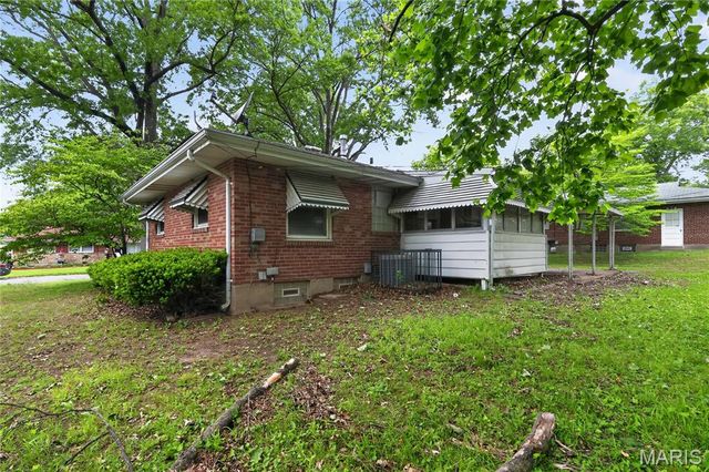 14 Forest Home Court, St Louis, MO 63137