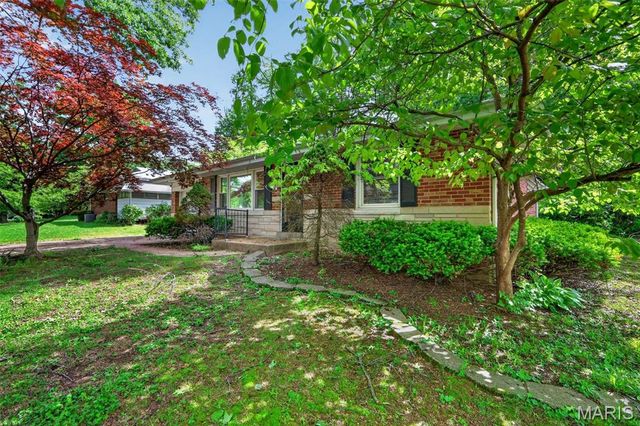 14 Forest Home Court, St Louis, MO 63137