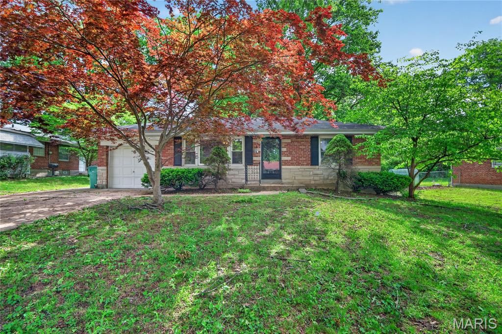 14 Forest Home Court, St Louis, MO 63137