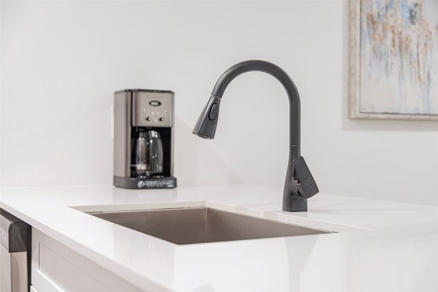 606 N Marsalis Avenue 112, Dallas, TX 75203