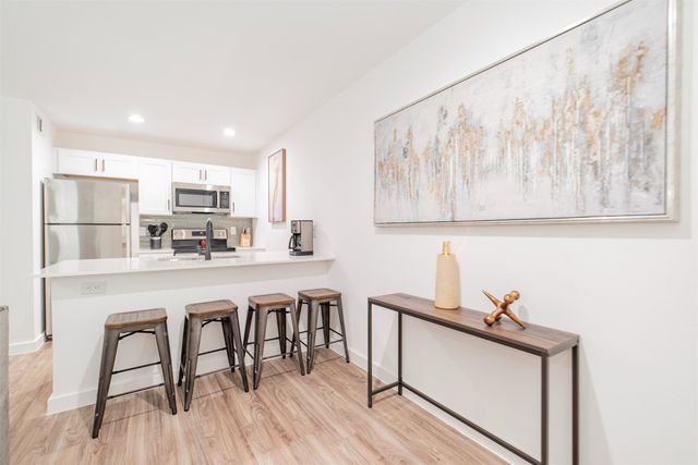 606 N Marsalis Avenue 112, Dallas, TX 75203