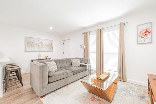 606 N Marsalis Avenue 112, Dallas, TX 75203