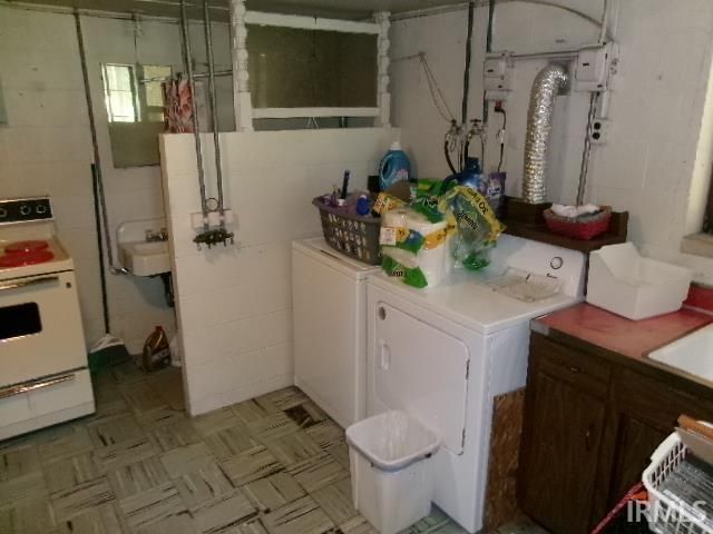 256 W Post Street, Bloomfield, IN 47424