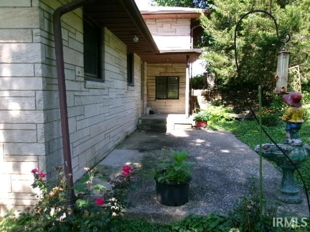 256 W Post Street, Bloomfield, IN 47424