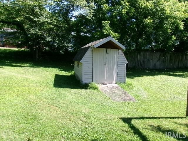 256 W Post Street, Bloomfield, IN 47424