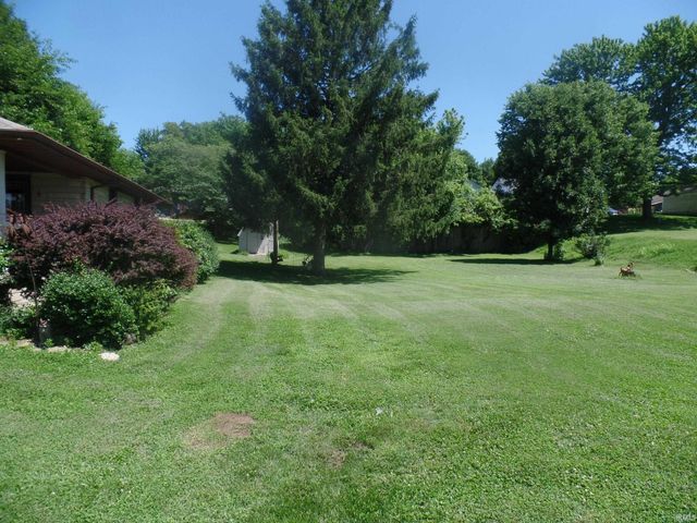 256 W Post Street, Bloomfield, IN 47424