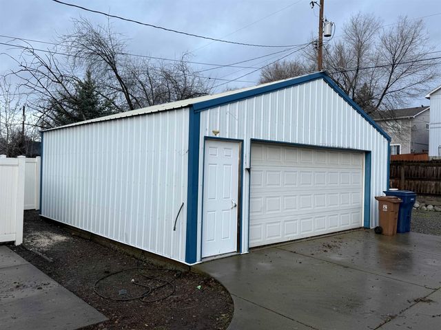 3707 E Bridgeport Ave, Spokane, WA 99217