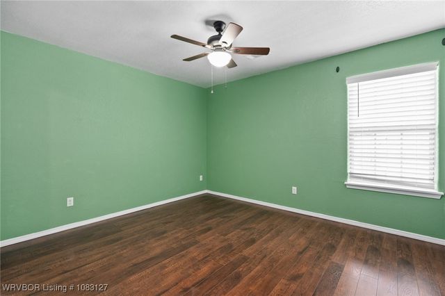 2410 Ridgeway Lane, Barling, AR 72923