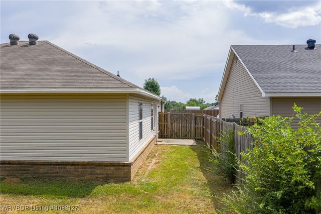 2410 Ridgeway Lane, Barling, AR 72923