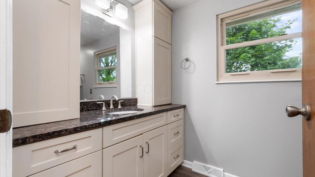 7619 Wilbur Road, New Albany, OH 43054