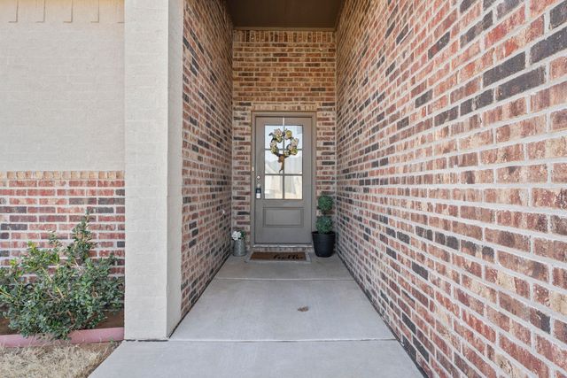 819 N 3rd Street, Wolfforth, TX 79382