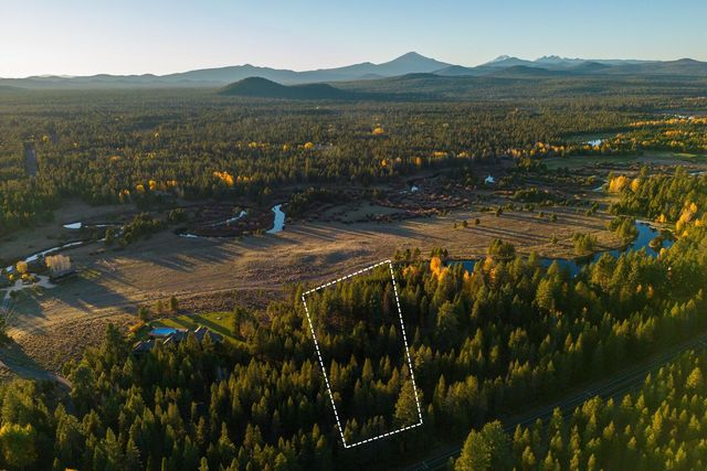 56053 School House Road, Bend, OR 97707