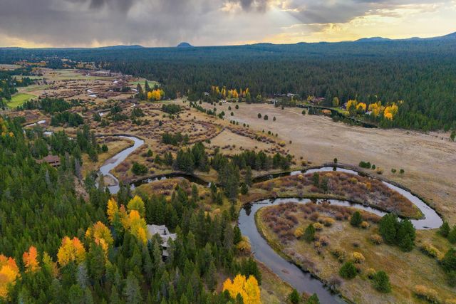 56053 School House Road, Bend, OR 97707