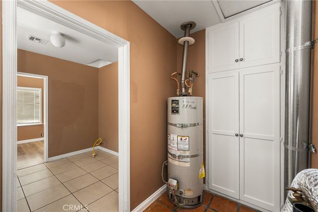 801 W 17th Street, Santa Ana, CA 92706