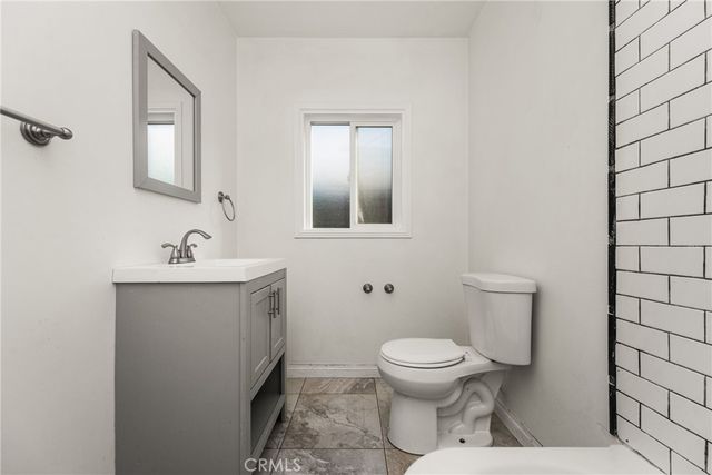 801 W 17th Street, Santa Ana, CA 92706