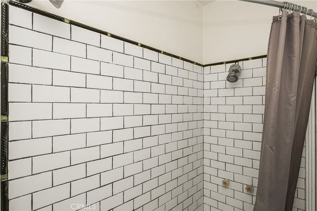 801 W 17th Street, Santa Ana, CA 92706