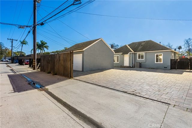 801 W 17th Street, Santa Ana, CA 92706