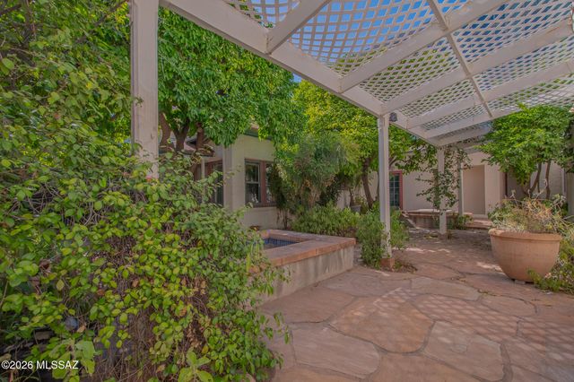 215 S 5th Avenue, Tucson, AZ 85701