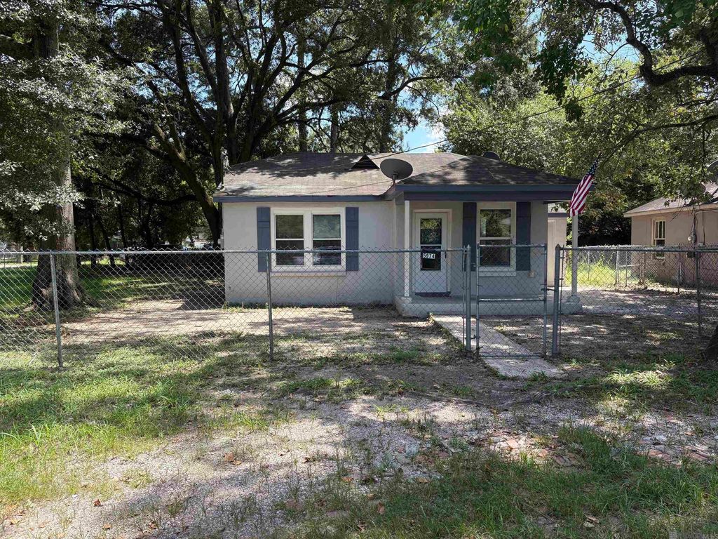 5974 Byron Ave, Baton Rouge, LA 70805
