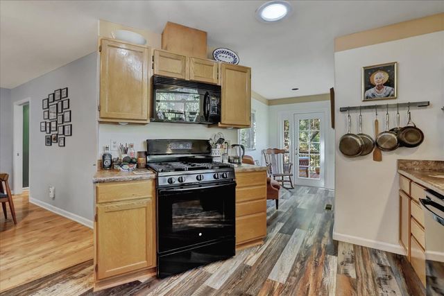 10901 Footwall Dr, Grass Valley, CA 95945