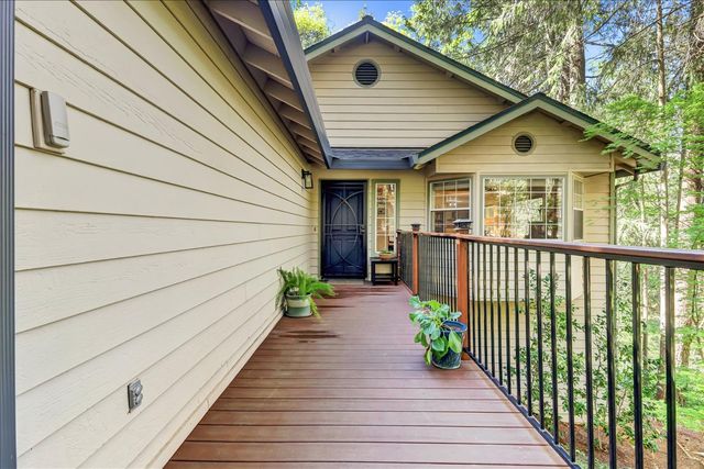 10901 Footwall Dr, Grass Valley, CA 95945