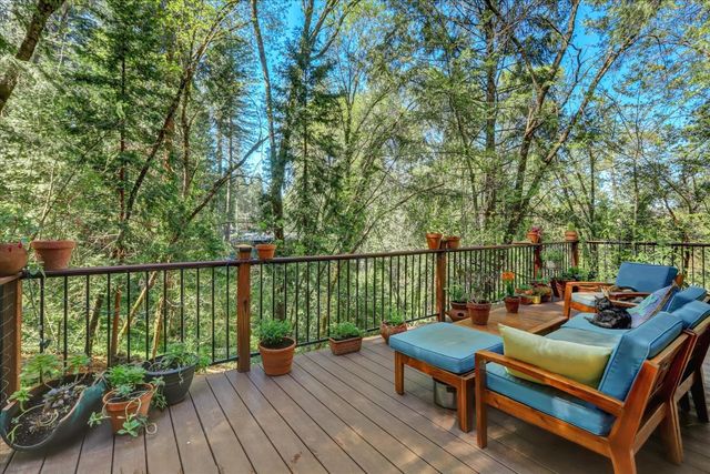 10901 Footwall Dr, Grass Valley, CA 95945