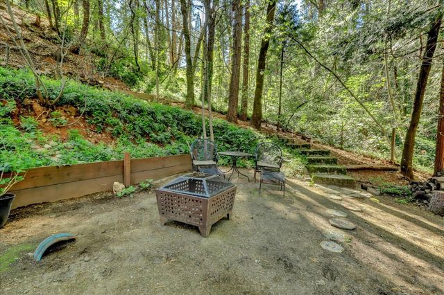 10901 Footwall Dr, Grass Valley, CA 95945