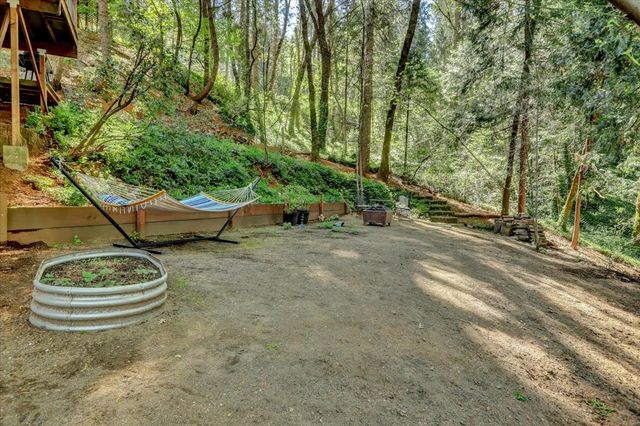 10901 Footwall Dr, Grass Valley, CA 95945