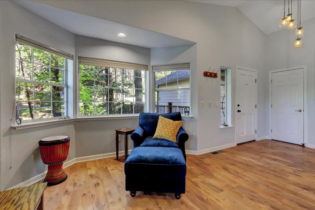 10901 Footwall Dr, Grass Valley, CA 95945