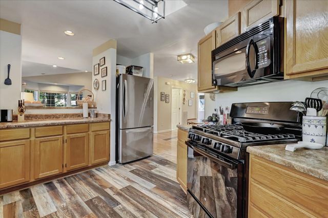 10901 Footwall Dr, Grass Valley, CA 95945