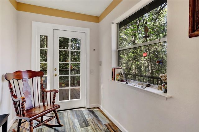 10901 Footwall Dr, Grass Valley, CA 95945